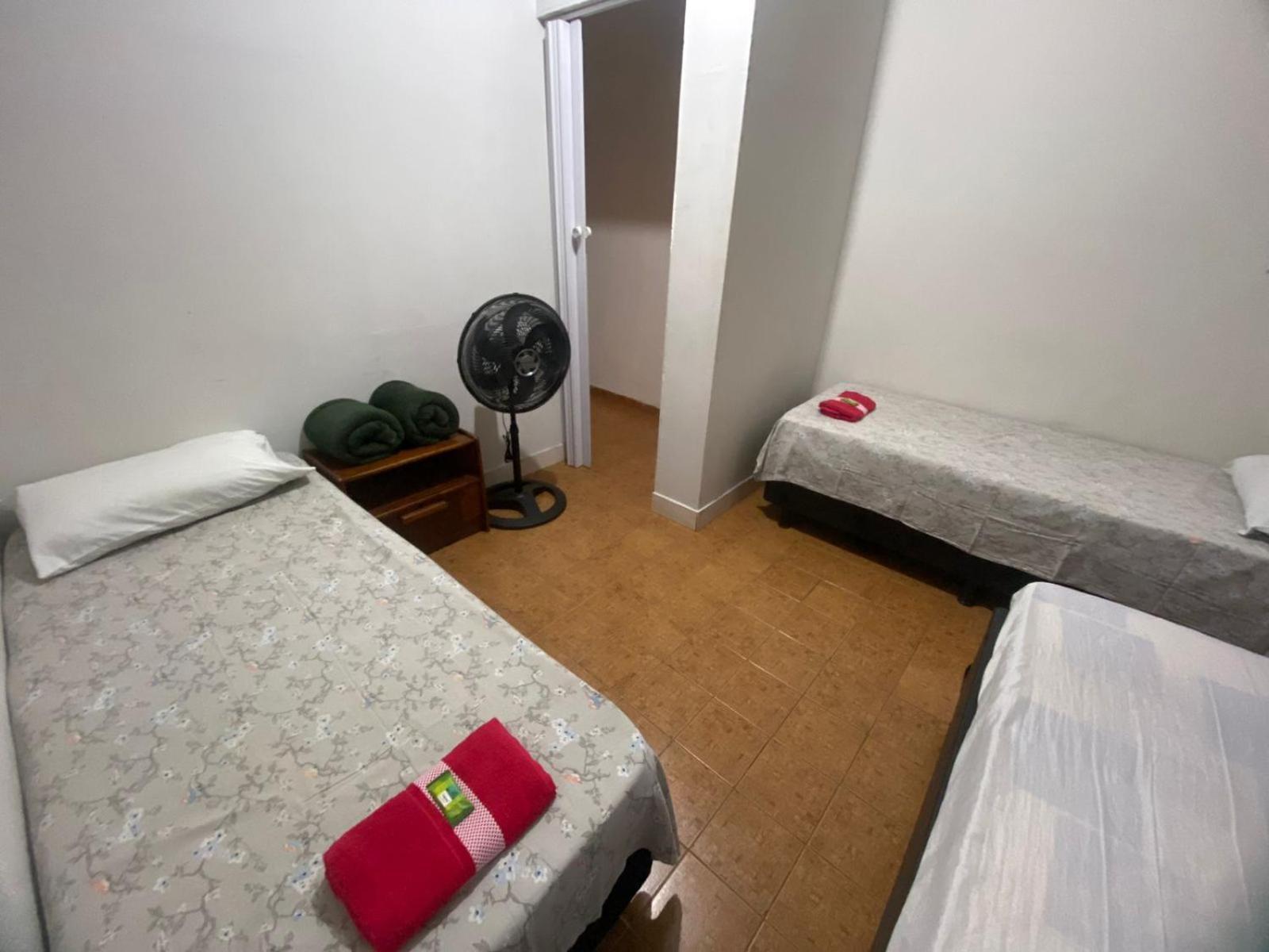 Casas De Temporadas - Hotel Recanto Do Sossego Uberlândia Zimmer foto